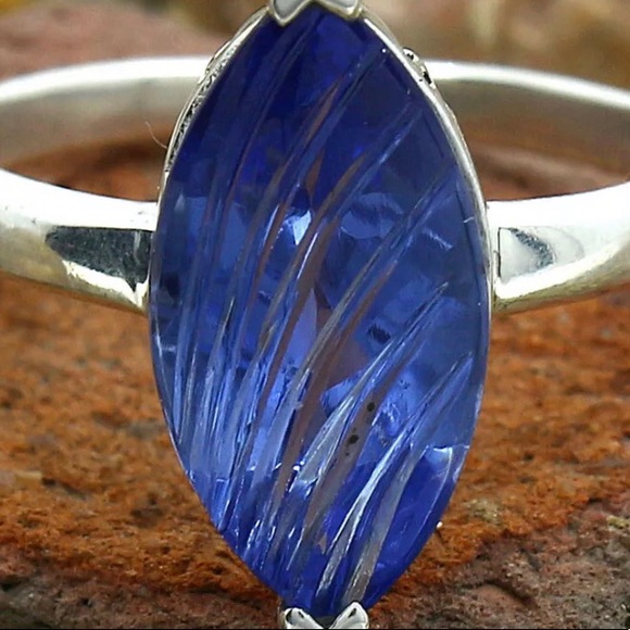 Carved Tanzanite gemstone silver ring size 8.5 - Picture 2 of 4